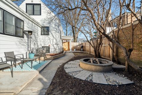 A home in Evergreen Park