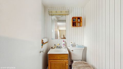 Tiny photo for 918 Park Drive, Melrose Park, IL 60160 (MLS # 12470836)