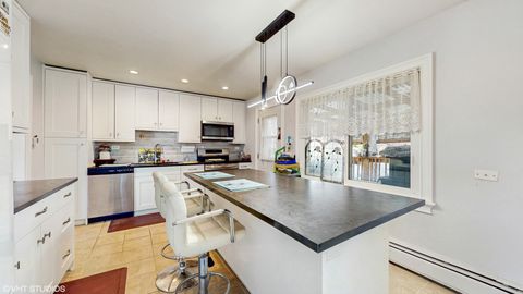 Tiny photo for 918 Park Drive, Melrose Park, IL 60160 (MLS # 12470836)