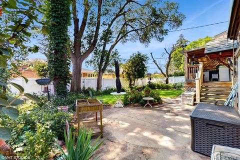 Tiny photo for 918 Park Drive, Melrose Park, IL 60160 (MLS # 12470836)