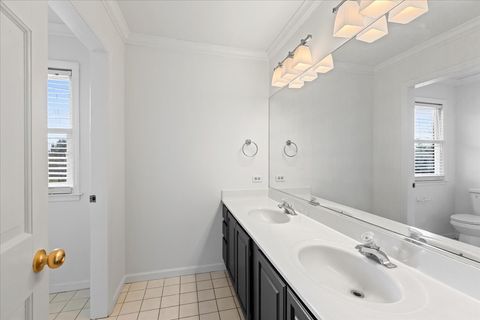 Tiny photo for 2321 Steeple Chase Circle W, Libertyville, IL 60048 (MLS # 12618129)