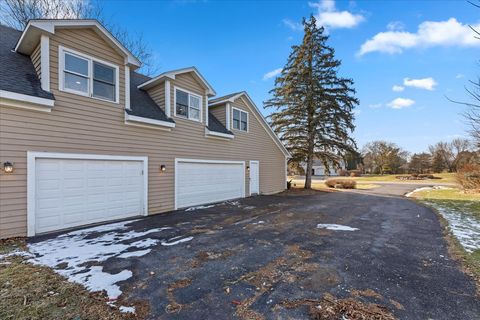 Tiny photo for 2321 Steeple Chase Circle W, Libertyville, IL 60048 (MLS # 12618129)