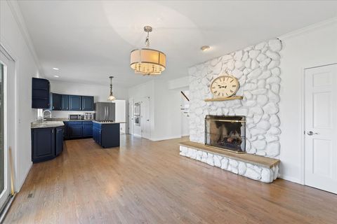 Tiny photo for 2321 Steeple Chase Circle W, Libertyville, IL 60048 (MLS # 12618129)