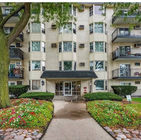 Photo of 5506 Lincoln Avenue #516, Morton Grove, IL 60053 (MLS # 12774260)