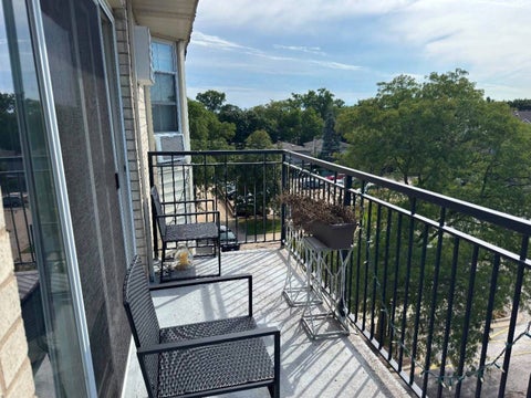 Tiny photo for 5506 Lincoln Avenue #516, Morton Grove, IL 60053 (MLS # 12774260)