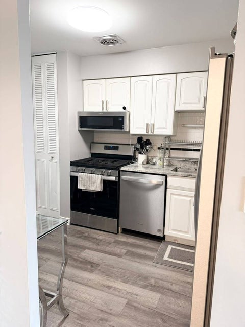 Tiny photo for 5506 Lincoln Avenue #516, Morton Grove, IL 60053 (MLS # 12774260)