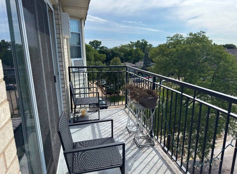 Tiny photo for 5506 Lincoln Avenue #516, Morton Grove, IL 60053 (MLS # 12774260)