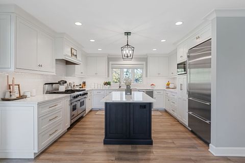 Tiny photo for 226 Biltmore Drive, North Barrington, IL 60010 (MLS # 12509213)