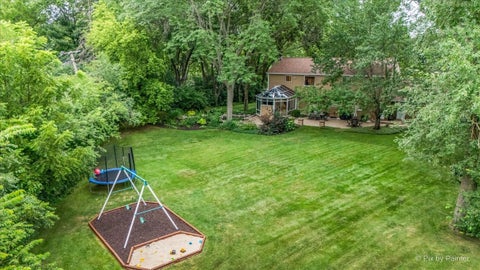 Tiny photo for 1 Carlisle Road, Hawthorn Woods, IL 60047 (MLS # 12751601)