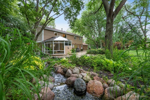 Tiny photo for 1 Carlisle Road, Hawthorn Woods, IL 60047 (MLS # 12751601)