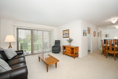 Tiny photo for 228 Arrowwood Court #D1, Schaumburg, IL 60193 (MLS # 12499344)