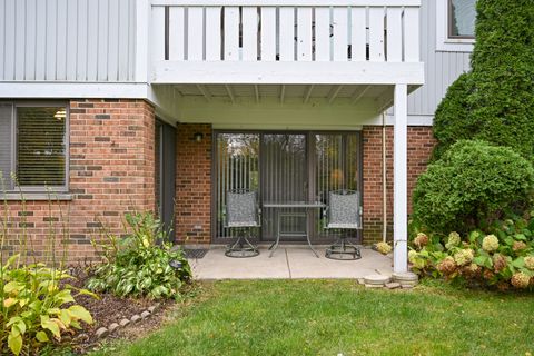 Tiny photo for 228 Arrowwood Court #D1, Schaumburg, IL 60193 (MLS # 12499344)