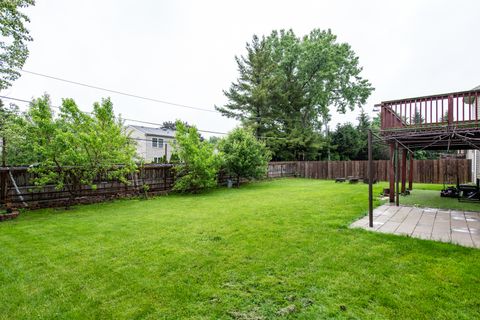Tiny photo for 4074 Blackstone Avenue, Gurnee, IL 60031 (MLS # 12174366)