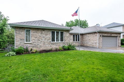 Tiny photo for 4074 Blackstone Avenue, Gurnee, IL 60031 (MLS # 12174366)
