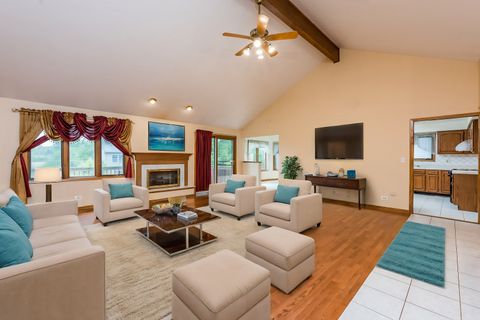Tiny photo for 4074 Blackstone Avenue, Gurnee, IL 60031 (MLS # 12174366)