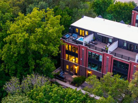 Tiny photo for 912 E Chicago Avenue, Naperville, IL 60540 (MLS # 12483190)