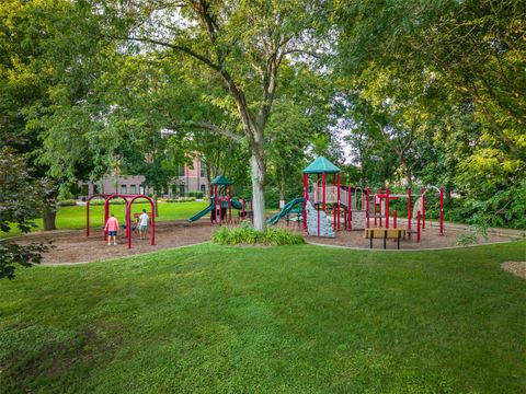 Tiny photo for 912 E Chicago Avenue, Naperville, IL 60540 (MLS # 12483190)