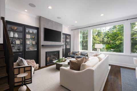 Tiny photo for 912 E Chicago Avenue, Naperville, IL 60540 (MLS # 12483190)