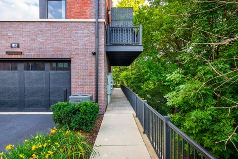 Tiny photo for 912 E Chicago Avenue, Naperville, IL 60540 (MLS # 12483190)