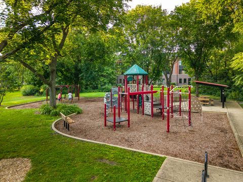 Tiny photo for 912 E Chicago Avenue, Naperville, IL 60540 (MLS # 12483190)