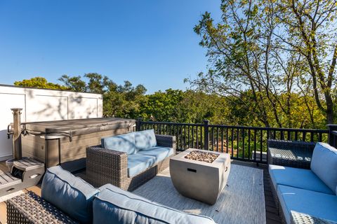 Tiny photo for 912 E Chicago Avenue, Naperville, IL 60540 (MLS # 12483190)