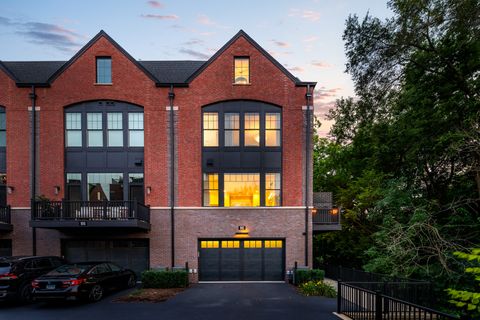 Tiny photo for 912 E Chicago Avenue, Naperville, IL 60540 (MLS # 12483190)