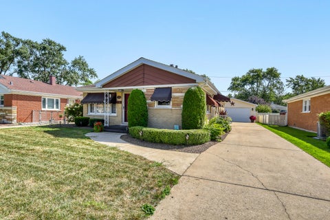 Tiny photo for 3903 153rd Street, Midlothian, IL 60445 (MLS # 12758948)