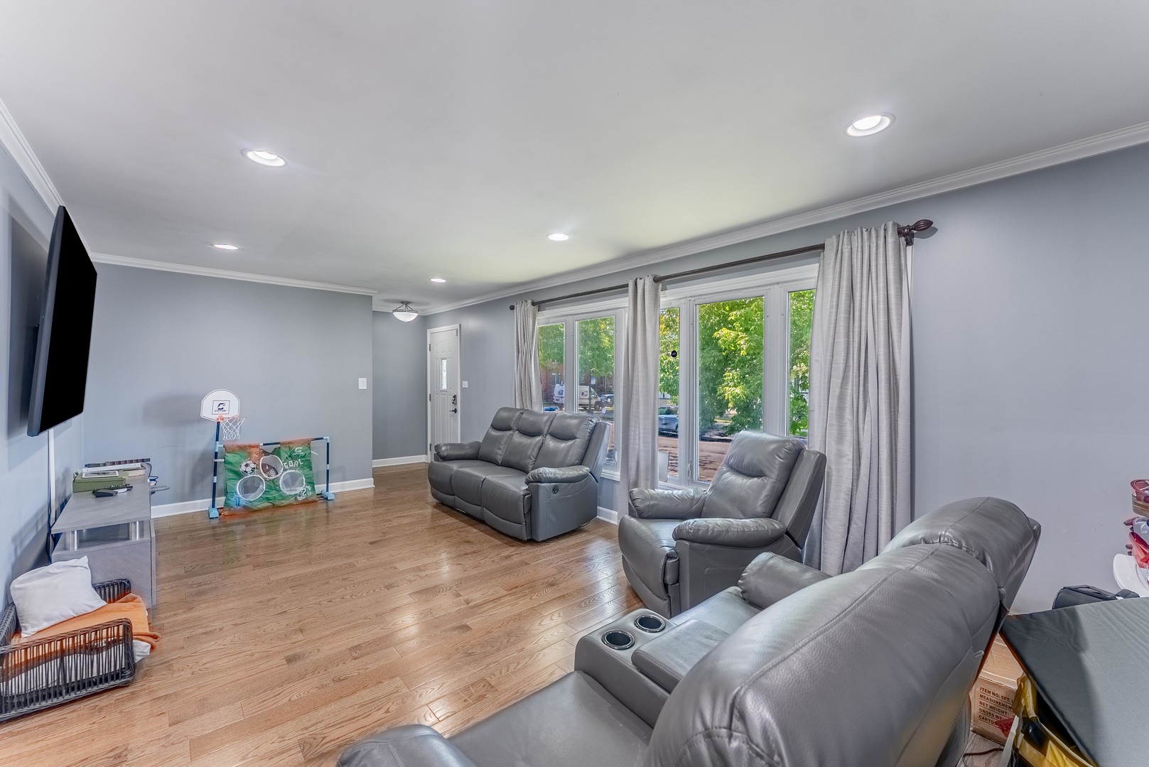 3507 N Narragansett Avenue
