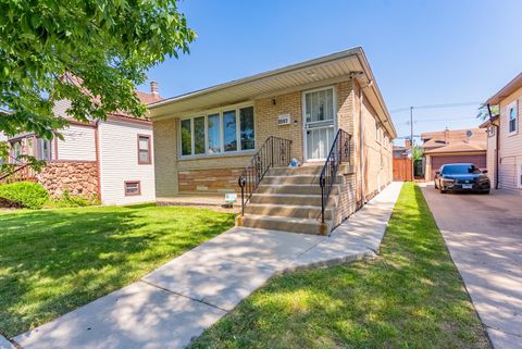 Photo of 3507 N Narragansett Avenue, Chicago, IL 60634 (MLS # 12492492)