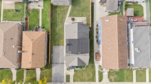 Tiny photo for 5026 S Lavergne Avenue, Chicago, IL 60638 (MLS # 12497481)