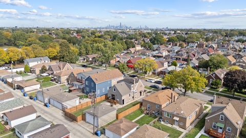 Tiny photo for 5026 S Lavergne Avenue, Chicago, IL 60638 (MLS # 12497481)