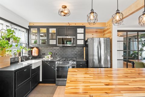 Tiny photo for 5026 S Lavergne Avenue, Chicago, IL 60638 (MLS # 12497481)