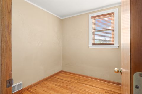 Tiny photo for 5026 S Lavergne Avenue, Chicago, IL 60638 (MLS # 12497481)
