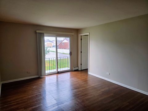 Tiny photo for 9561 Dee Road #2D, Des Plaines, IL 60016 (MLS # 12490042)