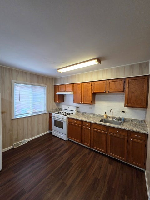 Tiny photo for 1296 Prairie Avenue #D, Glendale Heights, IL 60139 (MLS # 12793386)
