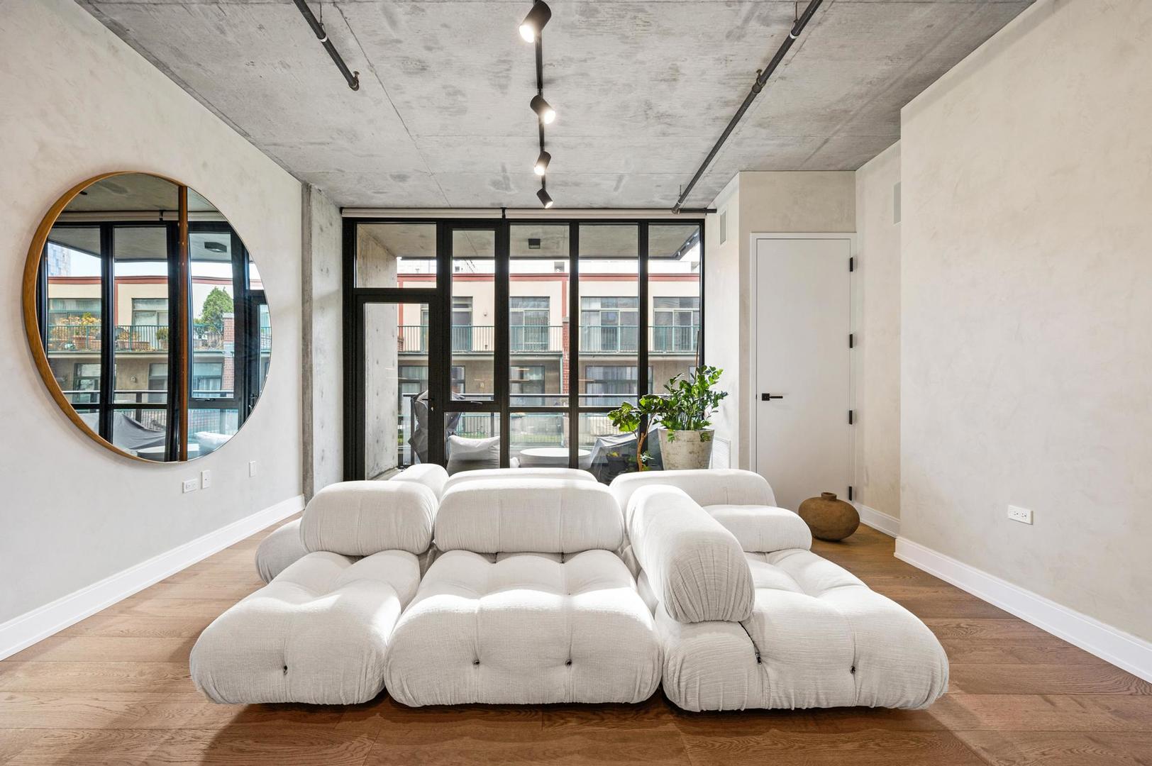 111 S Peoria Street 403