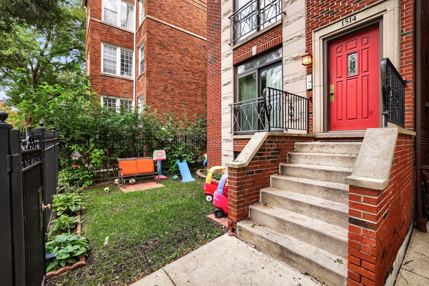 1514 W Victoria Street 2