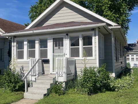 Photo of 214 N 3RD Street, Clinton, IA 52732 (MLS # 12677444)