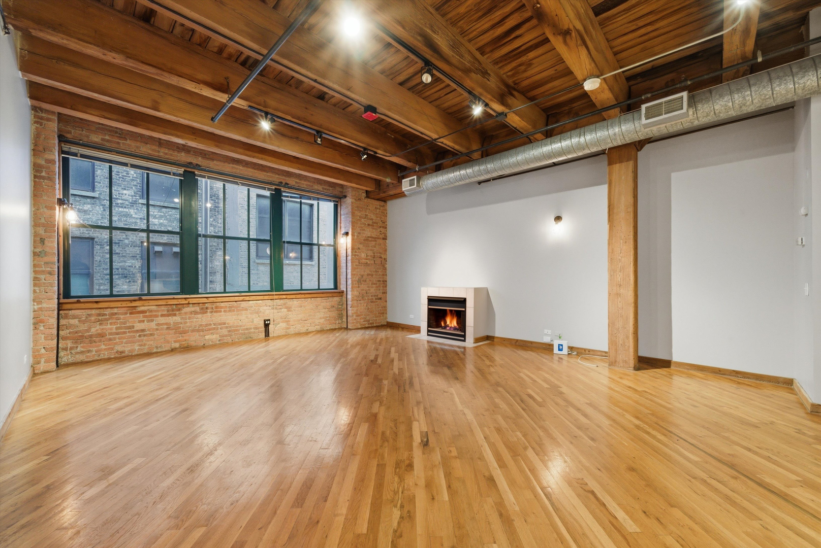 732 S Financial Place 713