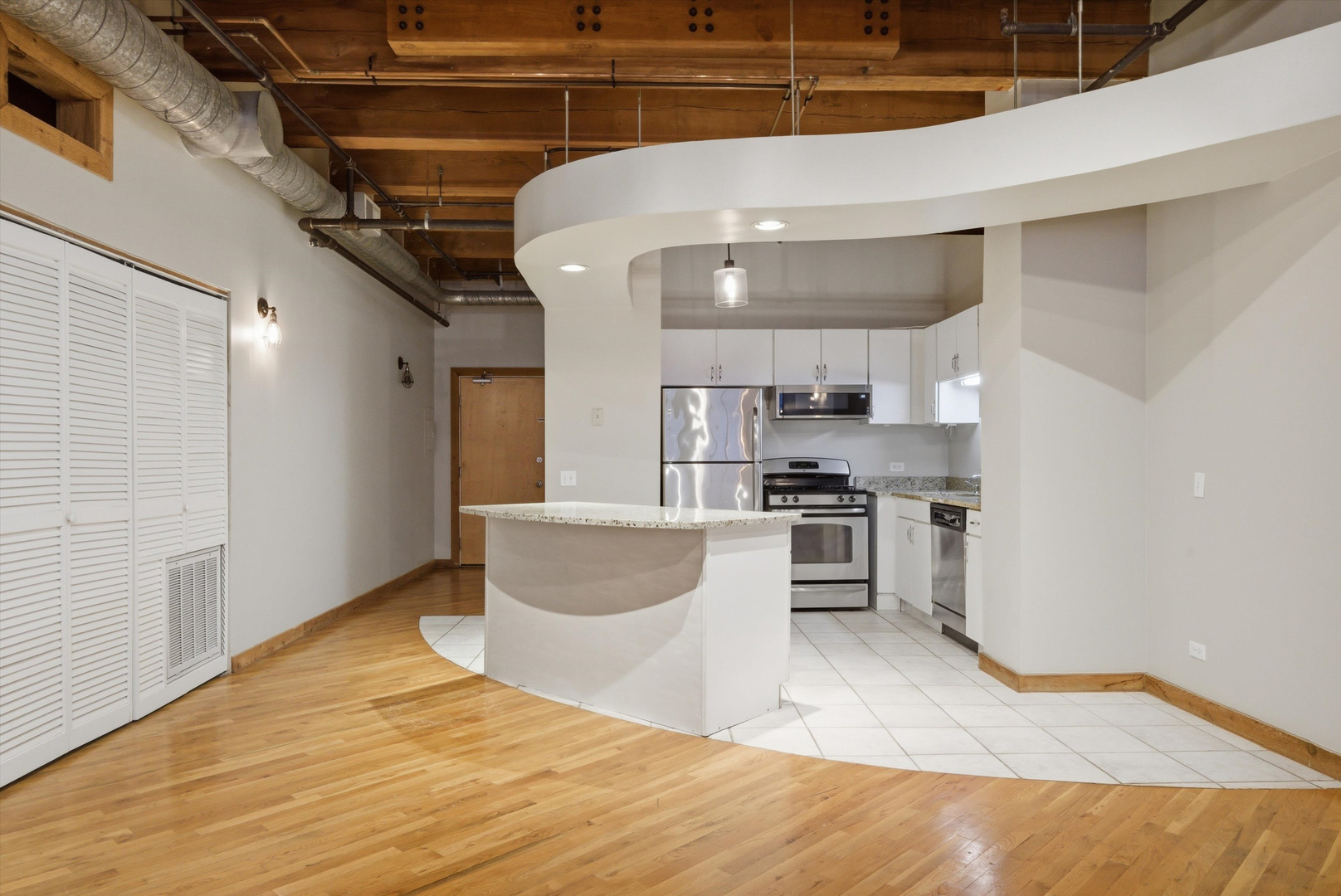 732 S Financial Place 713
