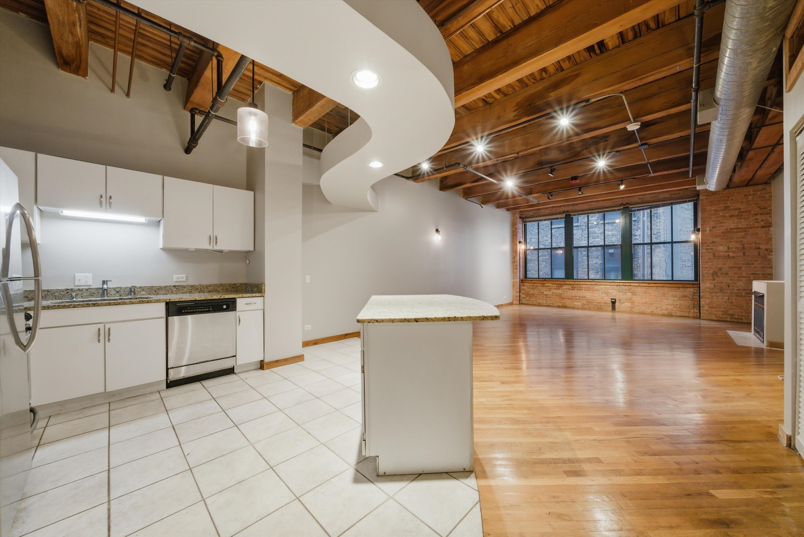 732 S Financial Place 713