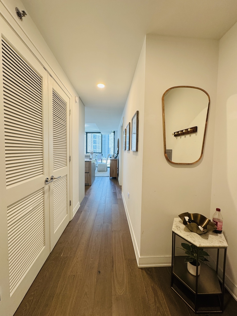 211 N Harbor Drive 901