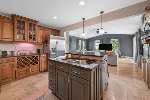 Tiny photo for 725 Buffalo Circle, Carol Stream, IL 60188 (MLS # 12714693)