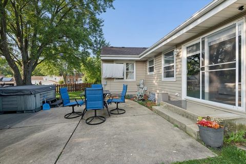 Tiny photo for 725 Buffalo Circle, Carol Stream, IL 60188 (MLS # 12714693)