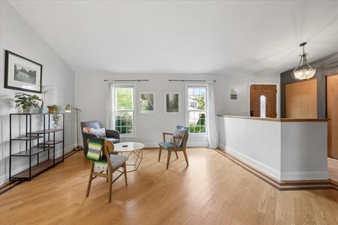 Tiny photo for 725 Buffalo Circle, Carol Stream, IL 60188 (MLS # 12714693)