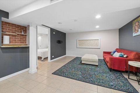 Tiny photo for 725 Buffalo Circle, Carol Stream, IL 60188 (MLS # 12714693)