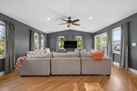 Tiny photo for 725 Buffalo Circle, Carol Stream, IL 60188 (MLS # 12714693)