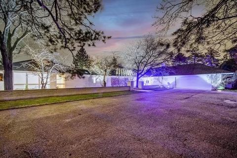 A home in Park Ridge