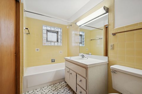 Tiny photo for 6843 N Loleta Avenue, Chicago, IL 60646 (MLS # 12566091)