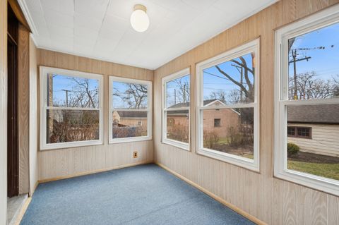 Tiny photo for 6843 N Loleta Avenue, Chicago, IL 60646 (MLS # 12566091)